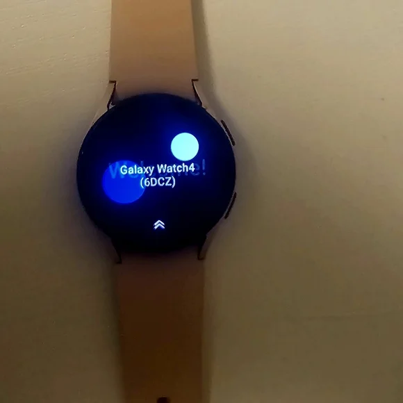 Samsung Galaxy Watch 4. Rose gold.